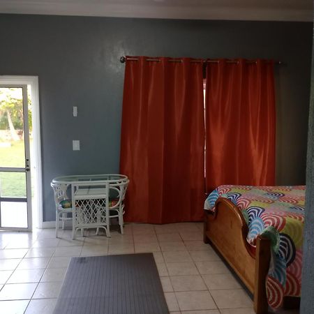 Surfers Manor Motel Gregory Town Kültér fotó