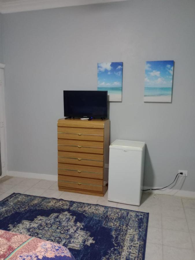 Surfers Manor Motel Gregory Town Kültér fotó