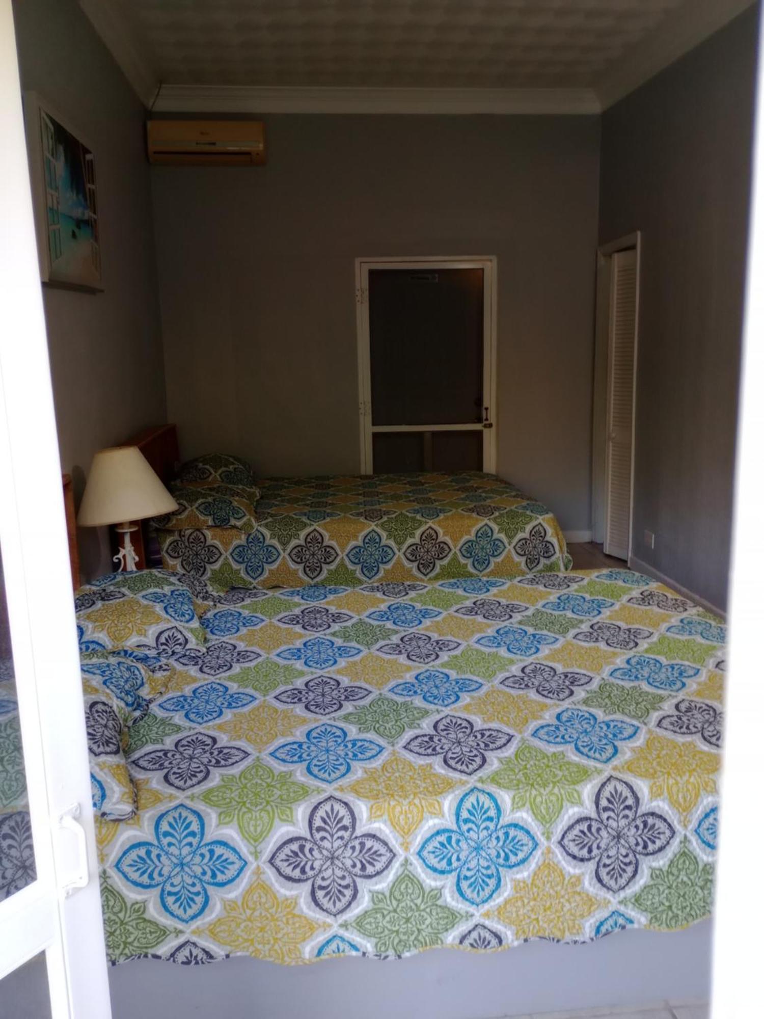 Surfers Manor Motel Gregory Town Kültér fotó