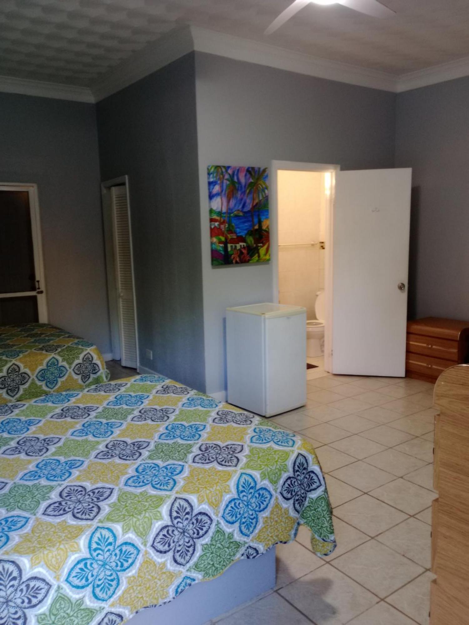 Surfers Manor Motel Gregory Town Kültér fotó