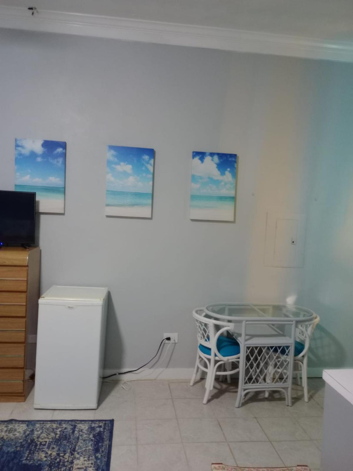 Surfers Manor Motel Gregory Town Kültér fotó