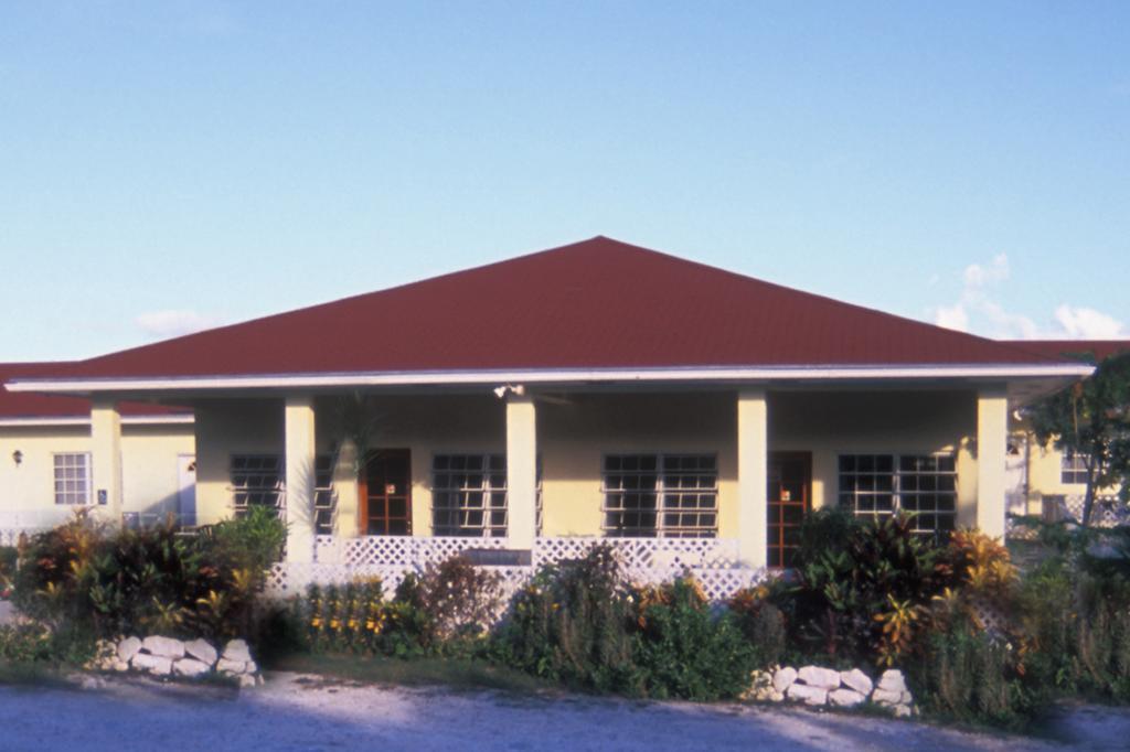 Surfers Manor Motel Gregory Town Kültér fotó